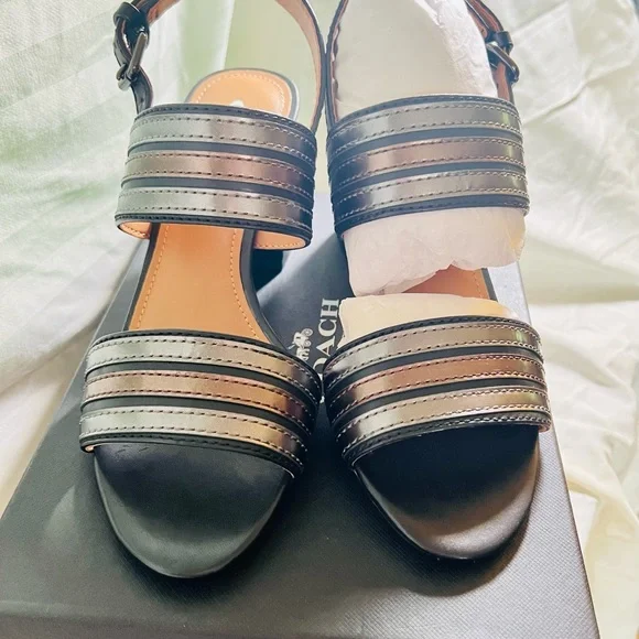 NWT Coach Princeton Heel - Picture 4 of 5